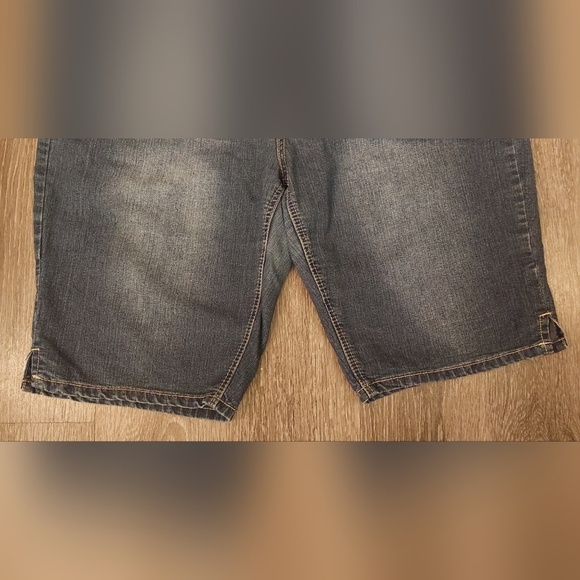 Blue Identity Denim Jean Shorts Bermuda Size 16 Jort Medium Wash Summer Mid Rise - Picture 8 of 9